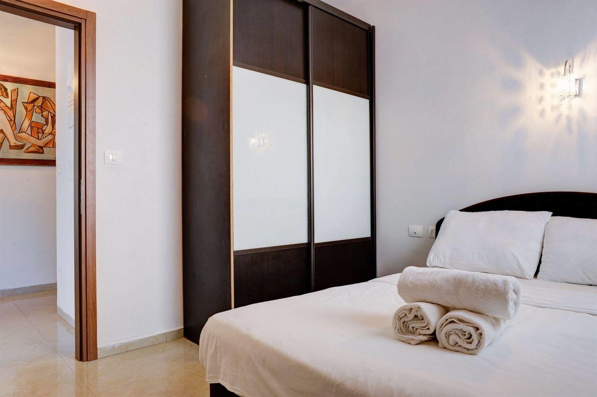 Liber Apartments By Raphael Hotels Tel Aviv Esterno foto
